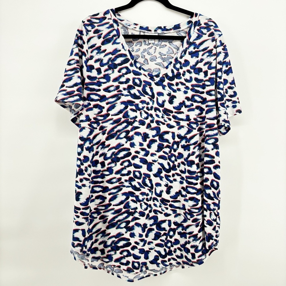 LuLaRoe Iris Tunic T Shirt Top V Neck XL Animal Print BlueSoftStretchy Boyfriend